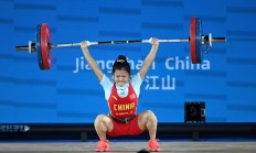 IM体育下载:举重亚锦赛：赵金红包揽女子45公斤级三项冠军 打破抓举世界纪录